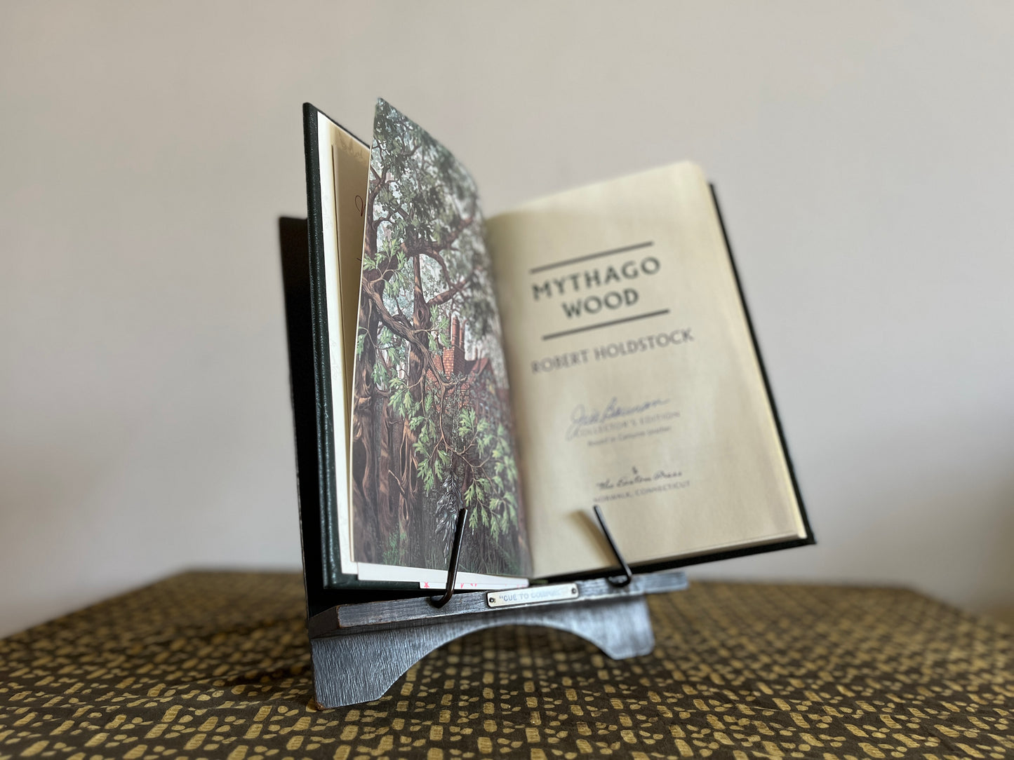 Mythago Wood - Robert Holdstock (EASTON PRESS DELUXE EDITION ILLUS. SIGNED AND WITH SIGNED LETTER)