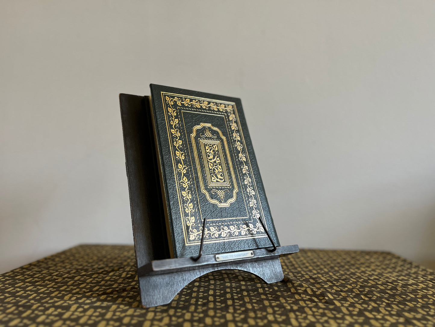 Mythago Wood - Robert Holdstock (EASTON PRESS DELUXE EDITION ILLUS. SIGNED AND WITH SIGNED LETTER)