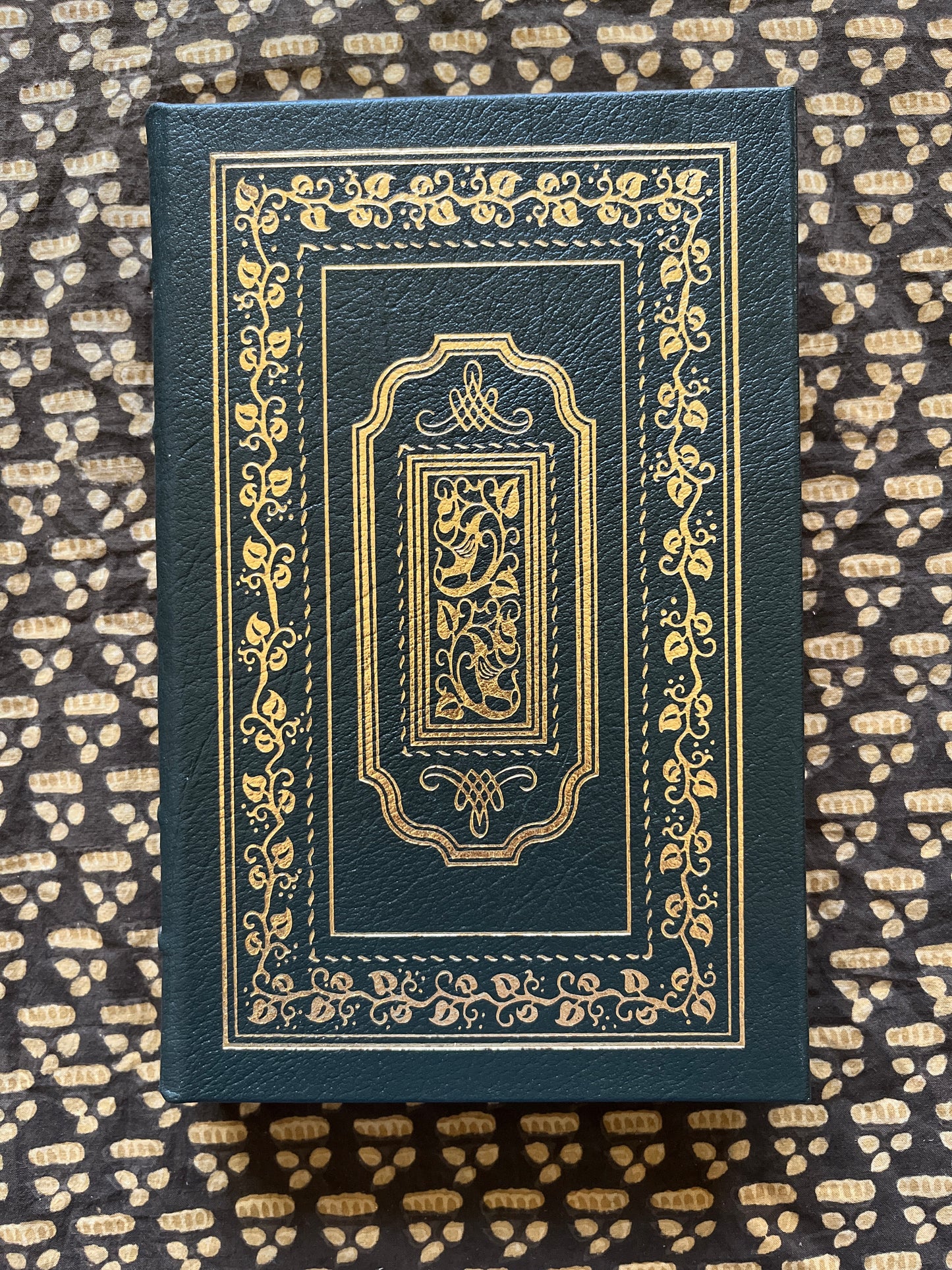 Mythago Wood - Robert Holdstock (EASTON PRESS DELUXE EDITION ILLUS. SIGNED AND WITH SIGNED LETTER)