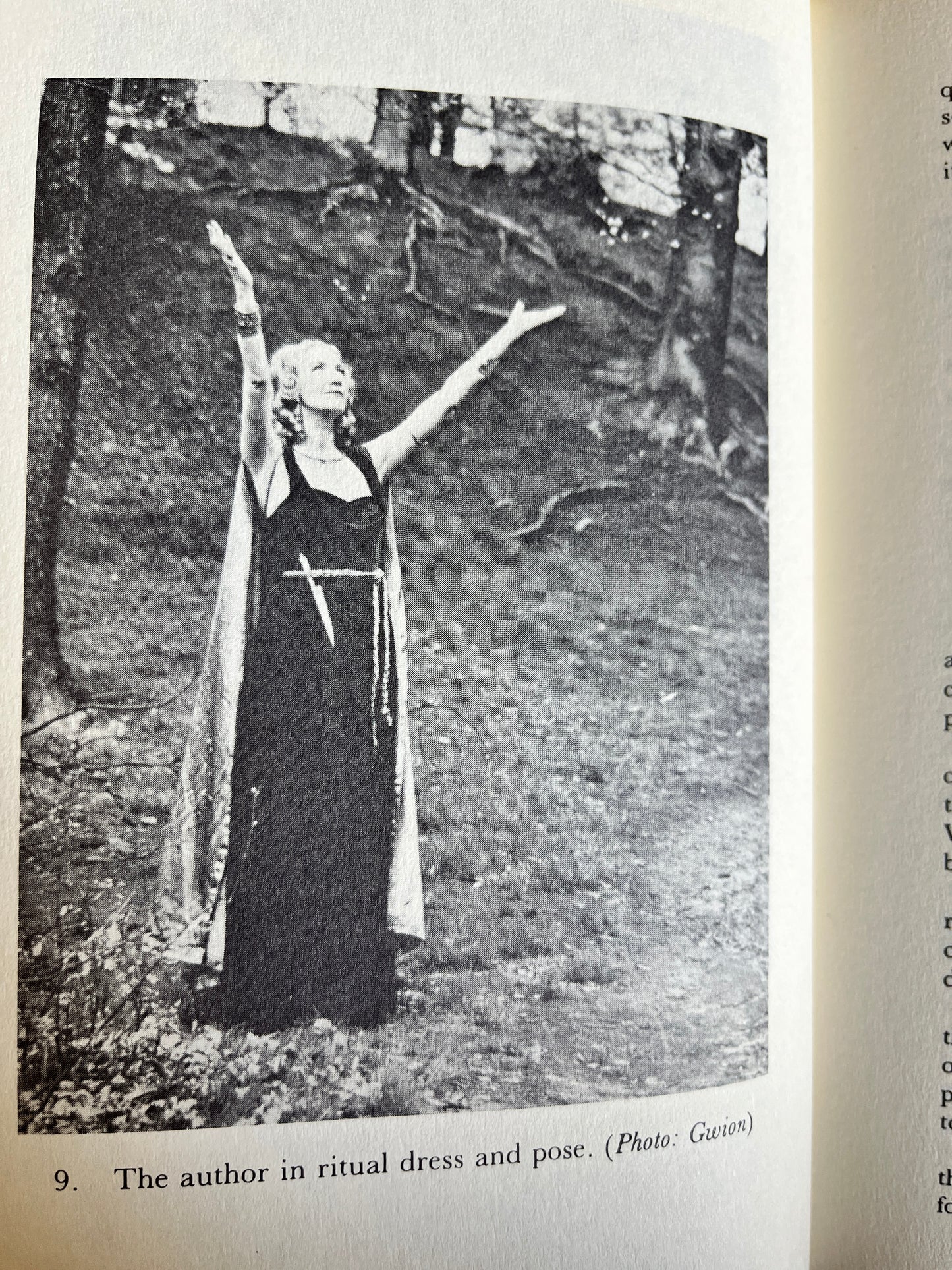 Lid off the Cauldron: A Wicca Handbook - Patricia Crowther