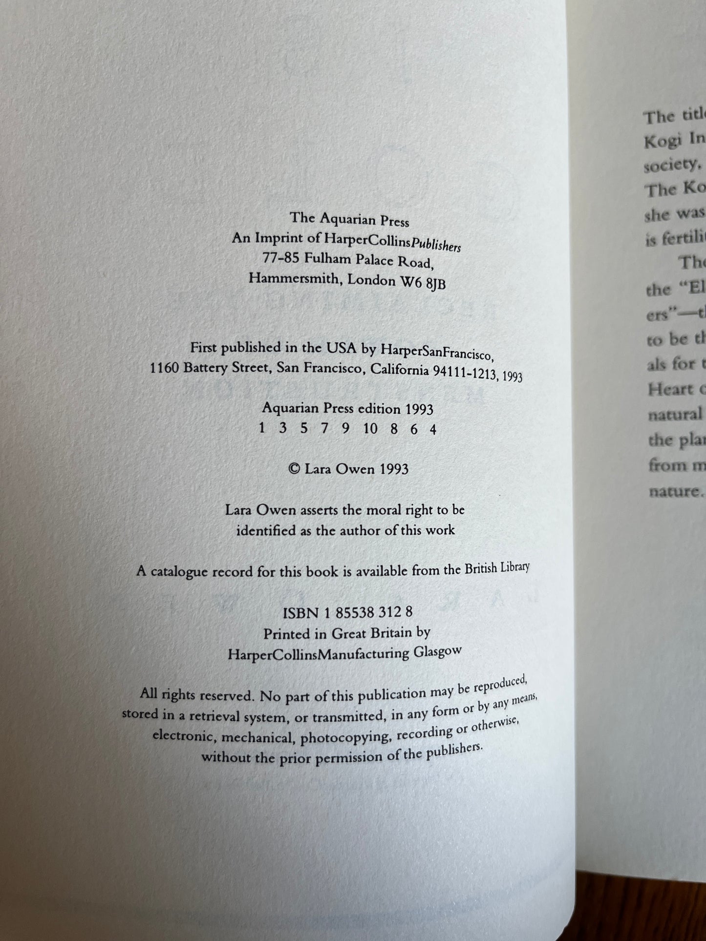 Her Blood is Gold: Reclaiming the Power of Menstration - Lara Owen (First Edition)
