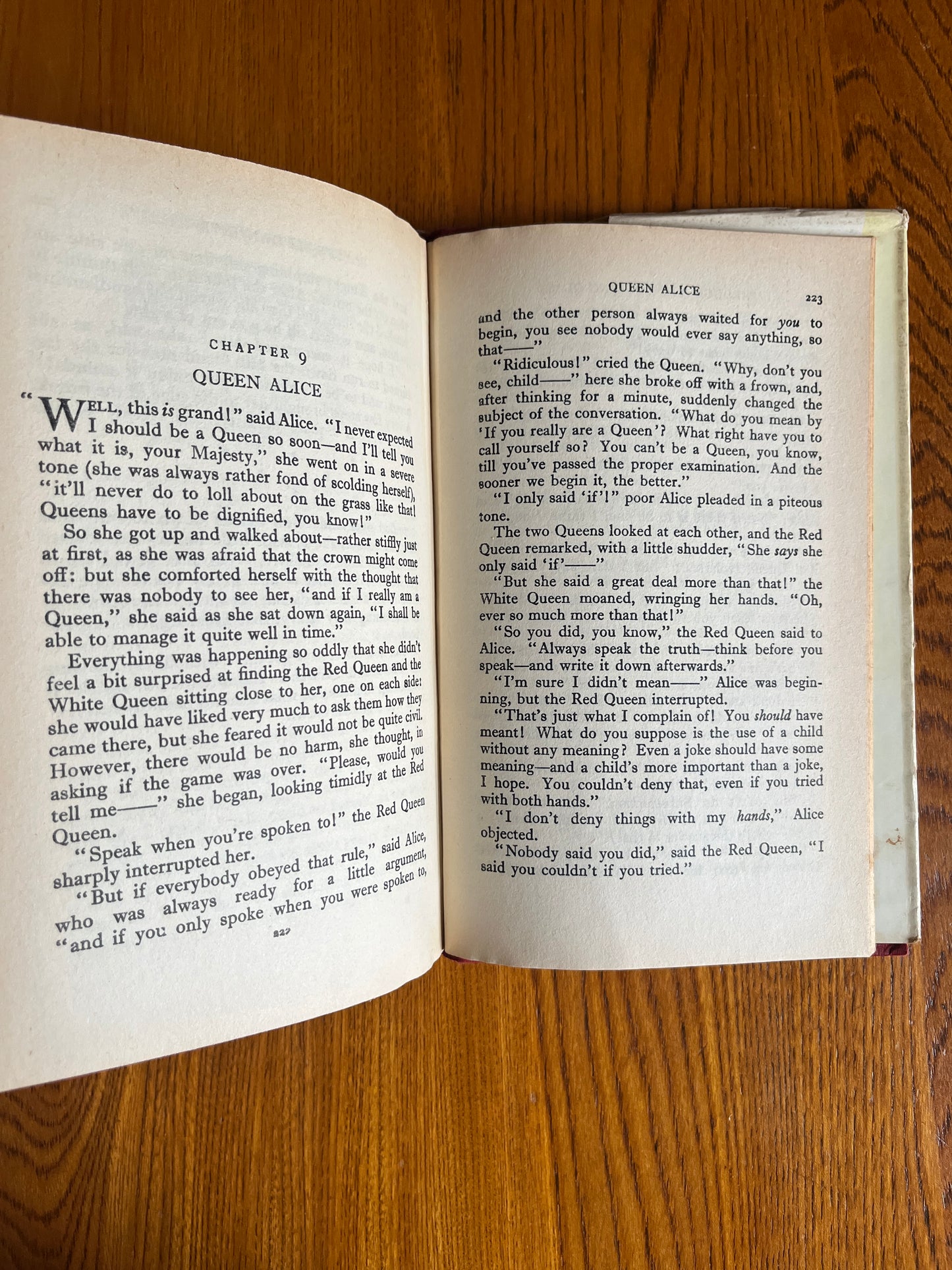 Alice in Wonderland and Through the Looking Glass - Lewis Carroll
