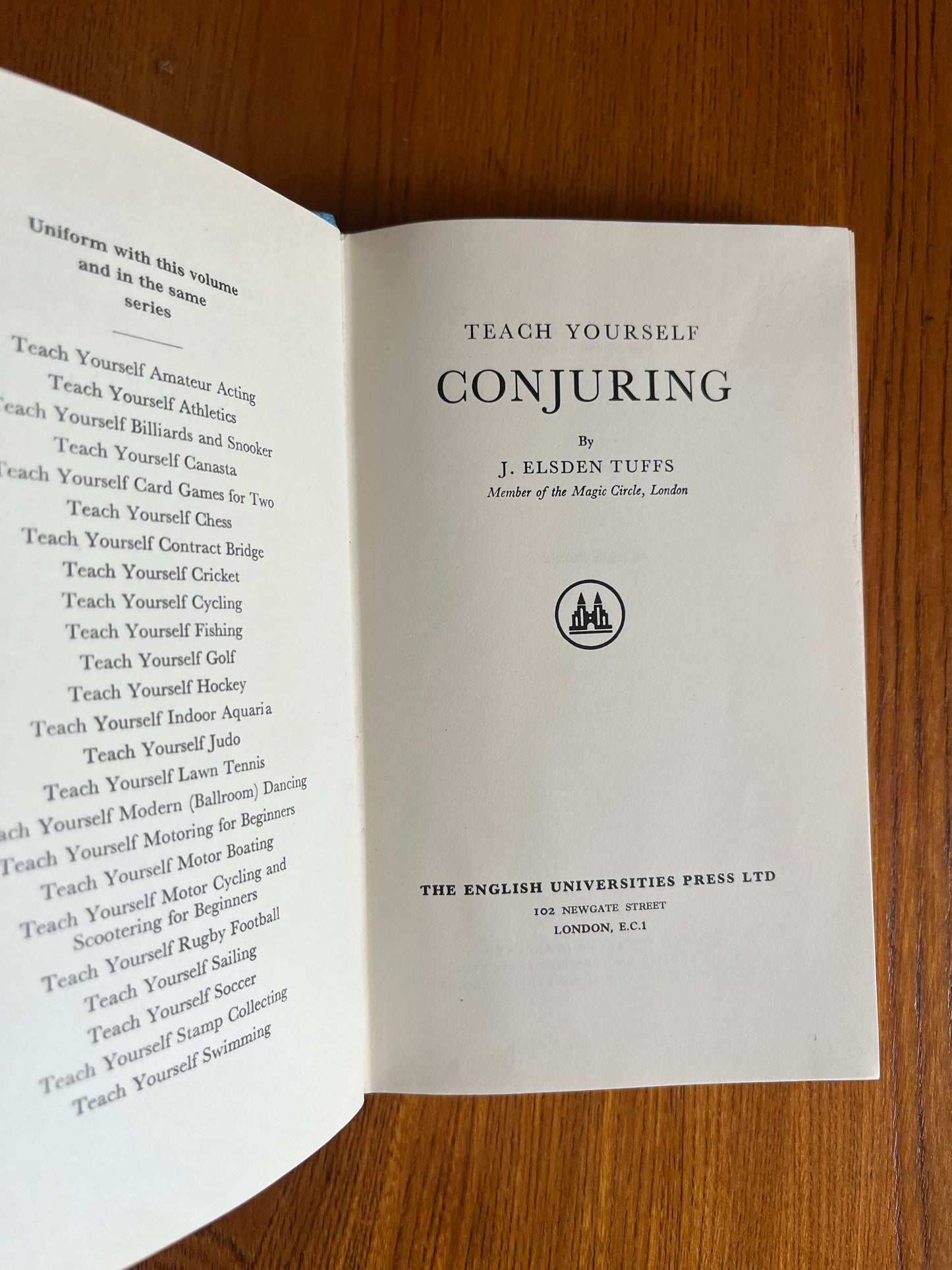 Teach Yourself Conjuring - J Elsden Tuffs