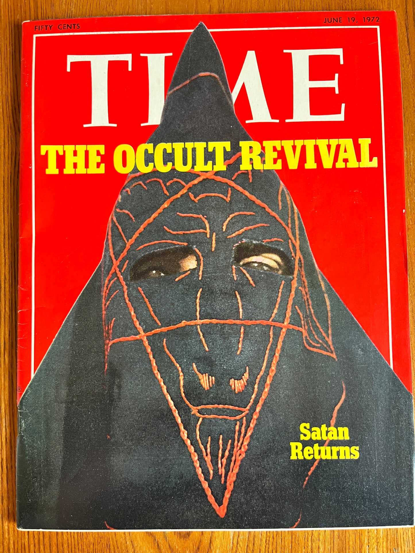 The Occult Revival - 1972 TIME Magazine (RARE, NEAR-NEW CONDITION AND NO SUB STICKER)
