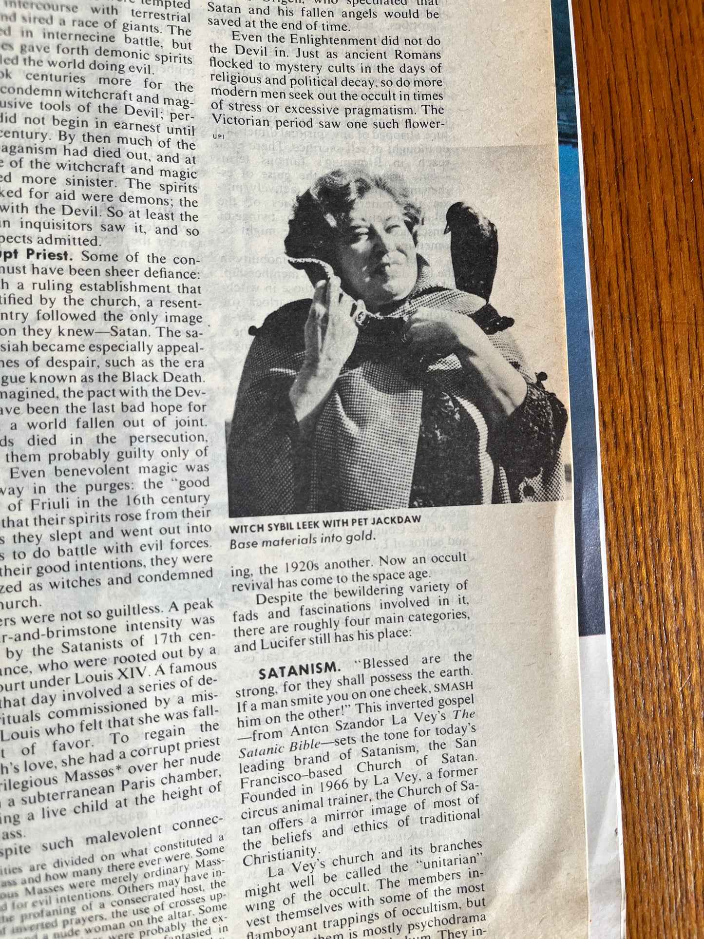 The Occult Revival - 1972 TIME Magazine (RARE, NO SUBSCRIBER STICKER TO COVER)