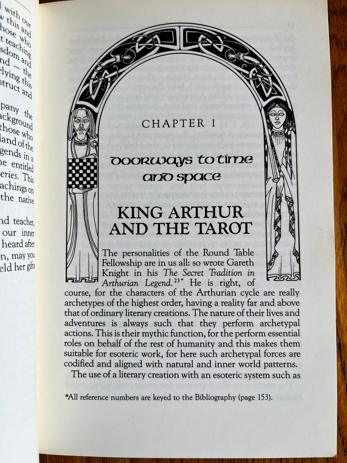 The Arthurian Tarot: A Hollowquest Handbook - Caitlin and John Matthews (First Edition)
