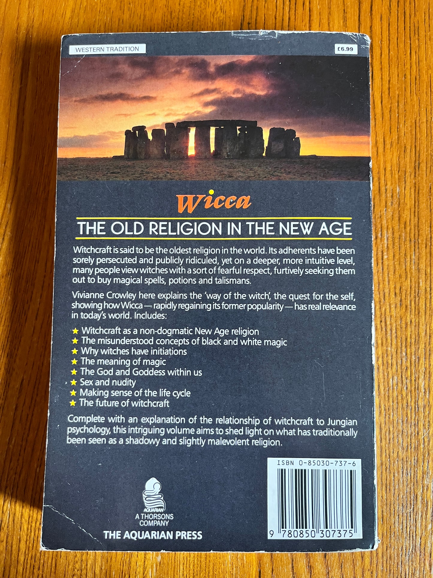 Wicca: The Old Religion in the New Age - Vivianne Crowley