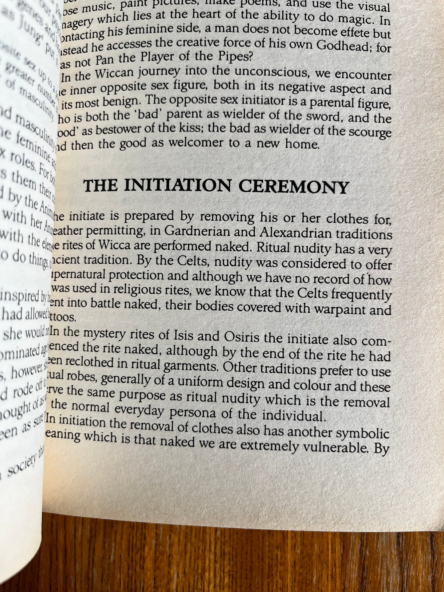 Wicca: The Old Religion in the New Age - Vivianne Crowley