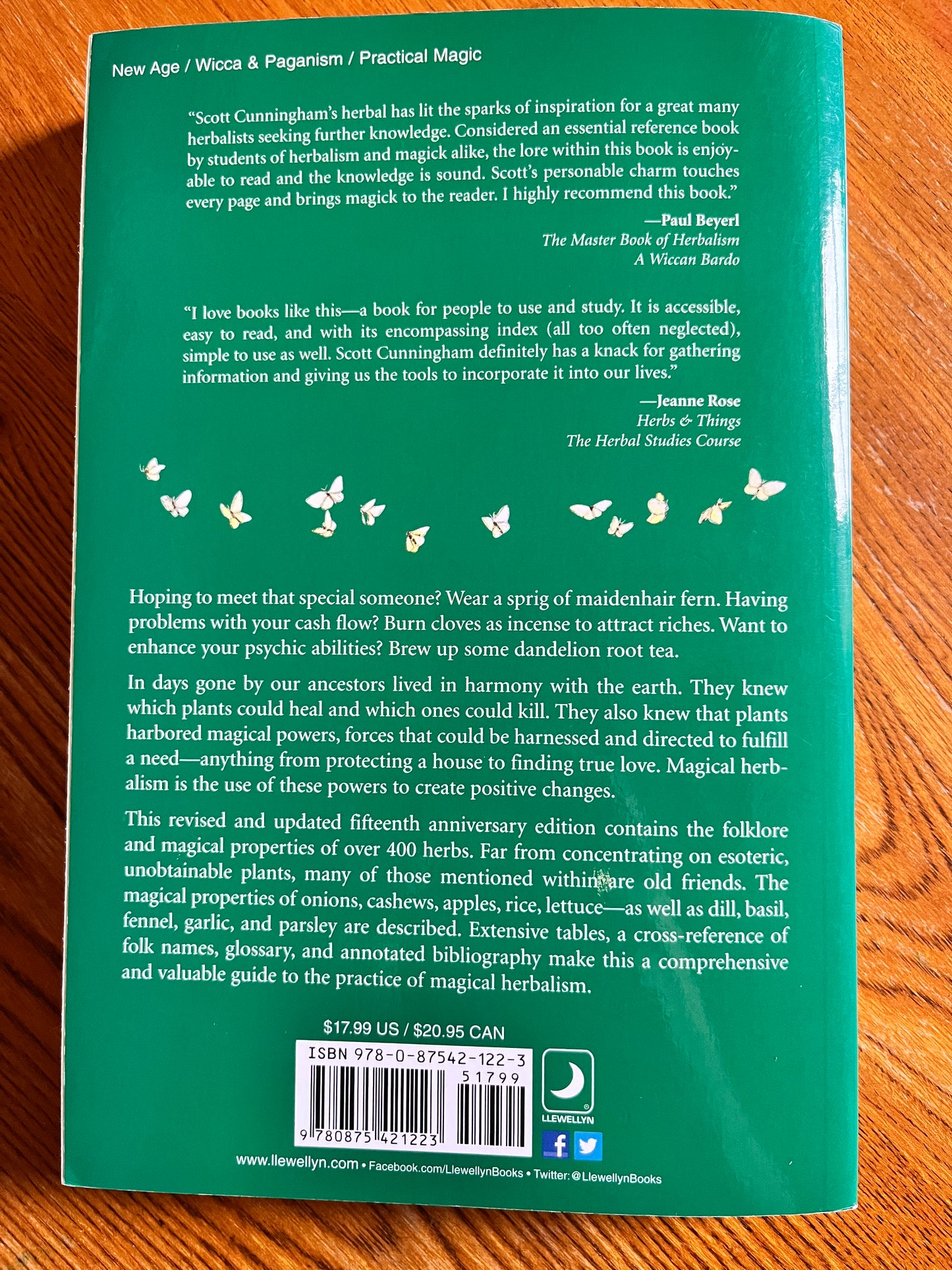 Cunningham's Encyclopedia of Magical Herbs - Scott Cunningham