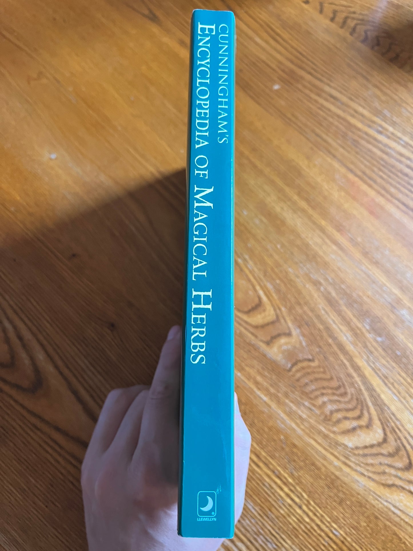 Cunningham's Encyclopedia of Magical Herbs - Scott Cunningham