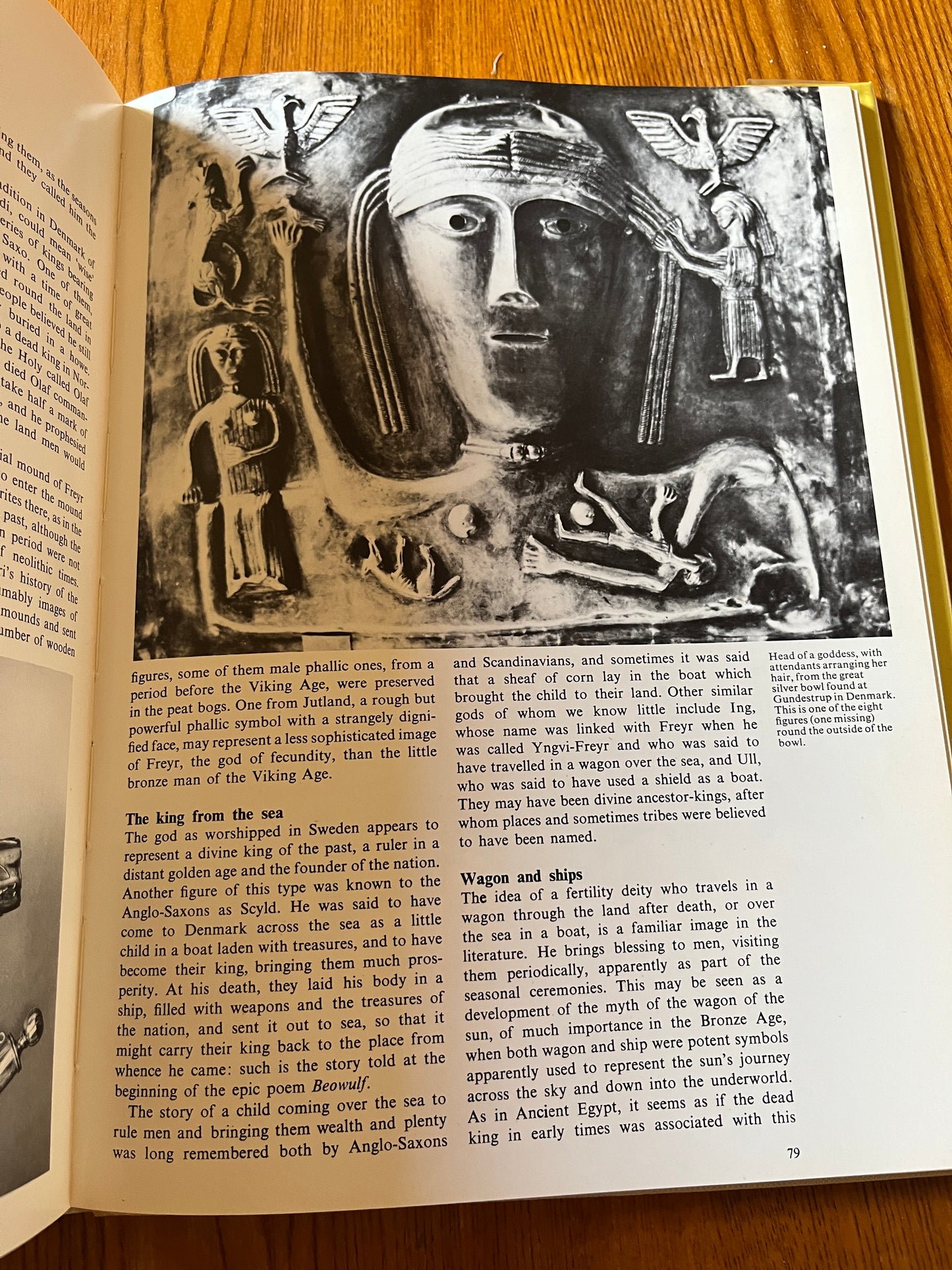 Scandinavian Mythology - H R Ellis Davidson
