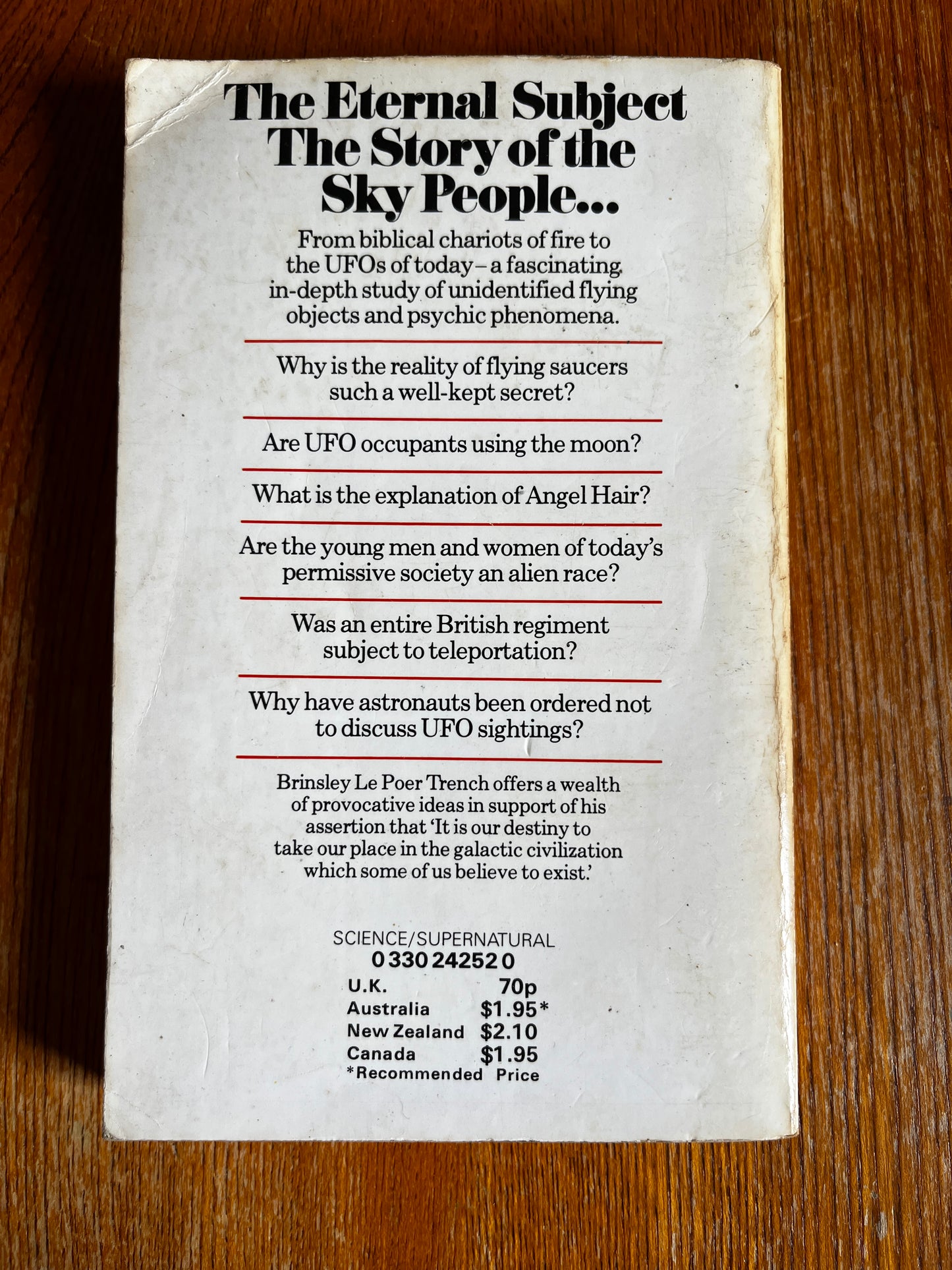 Mysterious Visitors: The UFO Story - Brinsley Le Poer Trench (1975 Pan Books)