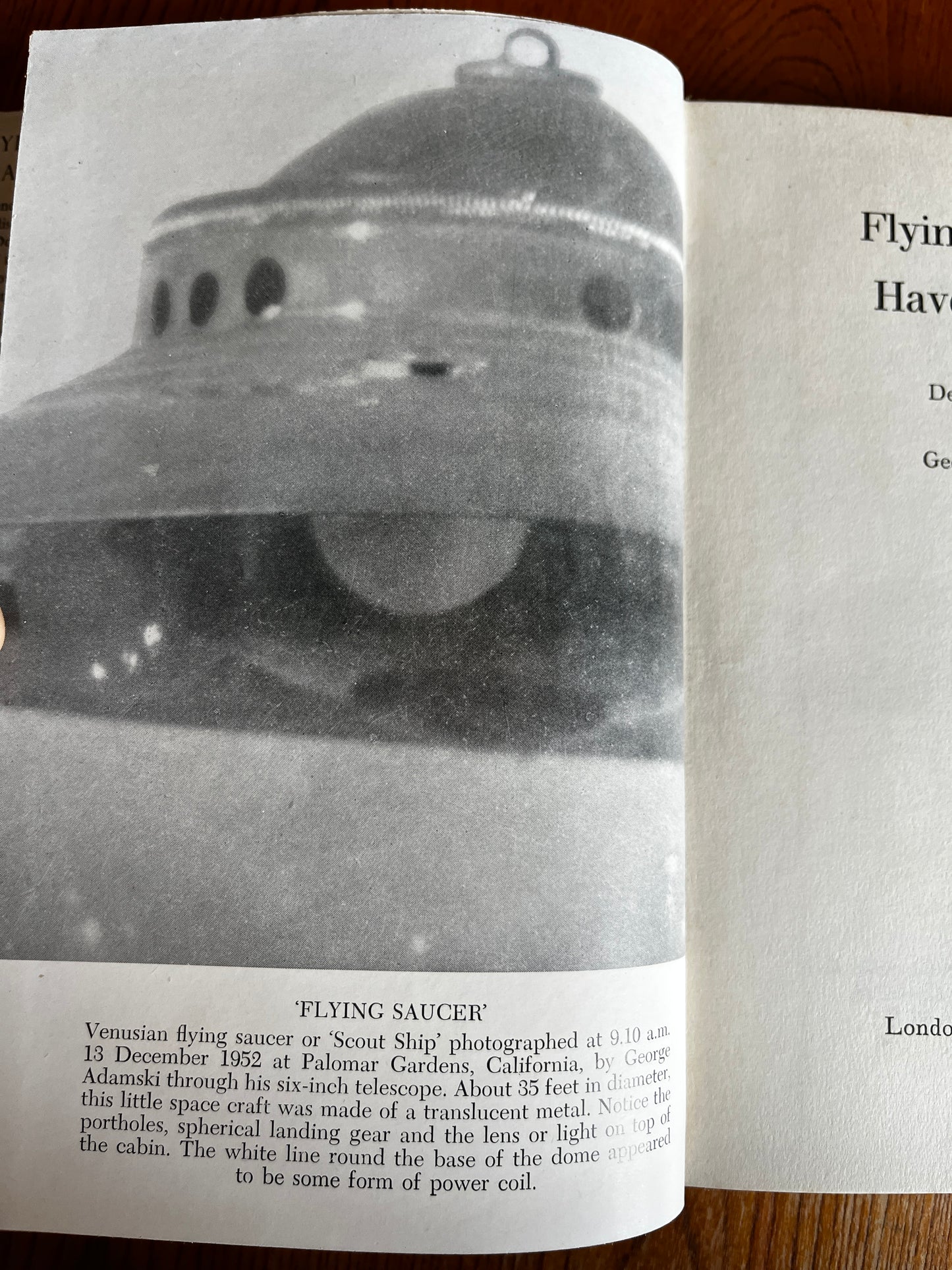 Flying Saucers Have Landed - Desmond Leslie & George Adamski (1953)