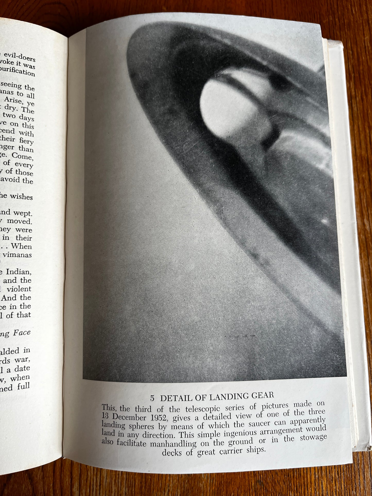 Flying Saucers Have Landed - Desmond Leslie & George Adamski (1953)