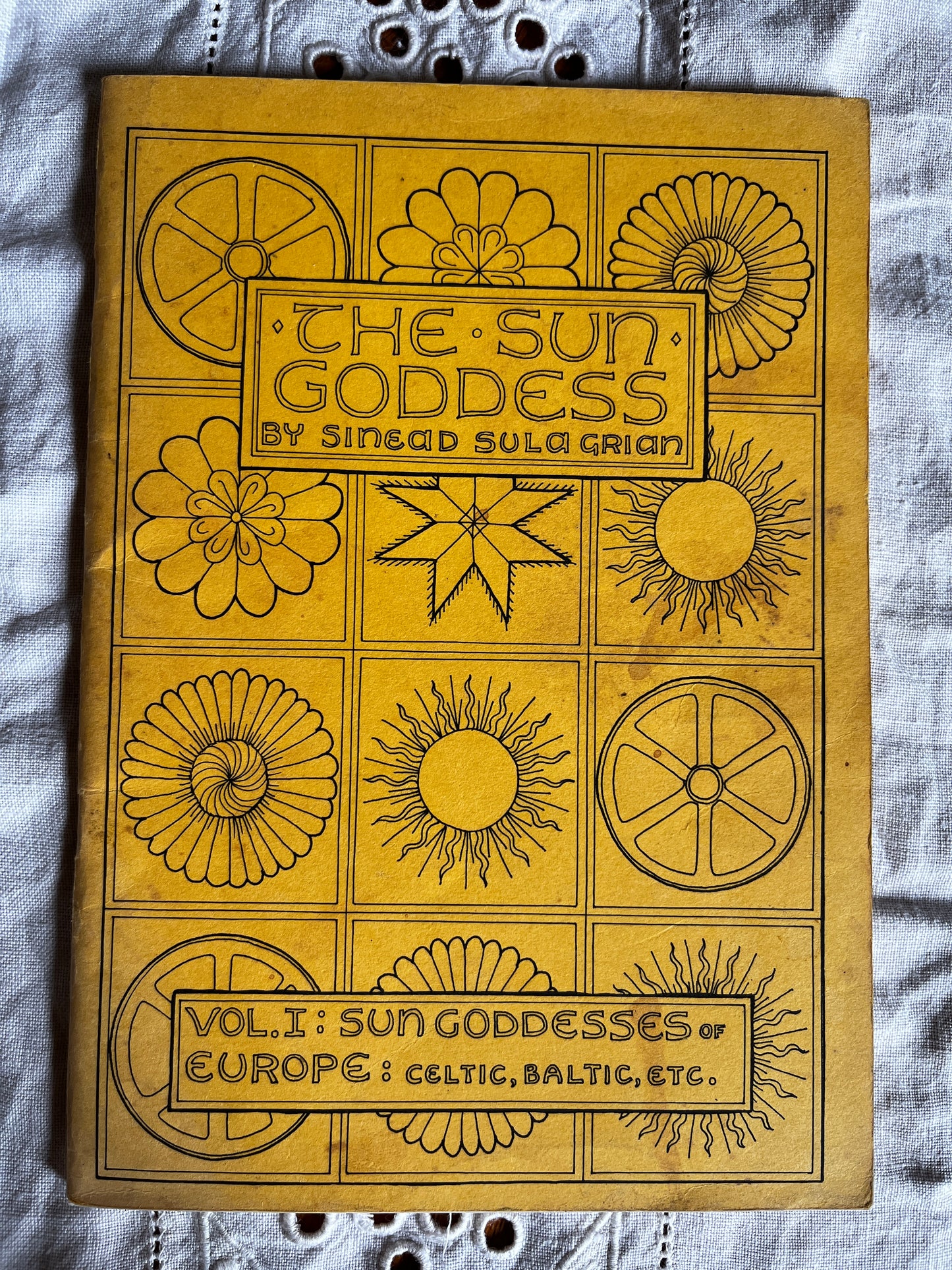 The Sun Goddess - Sinead Sula Grian (SIGNED Rare Zine 1986)