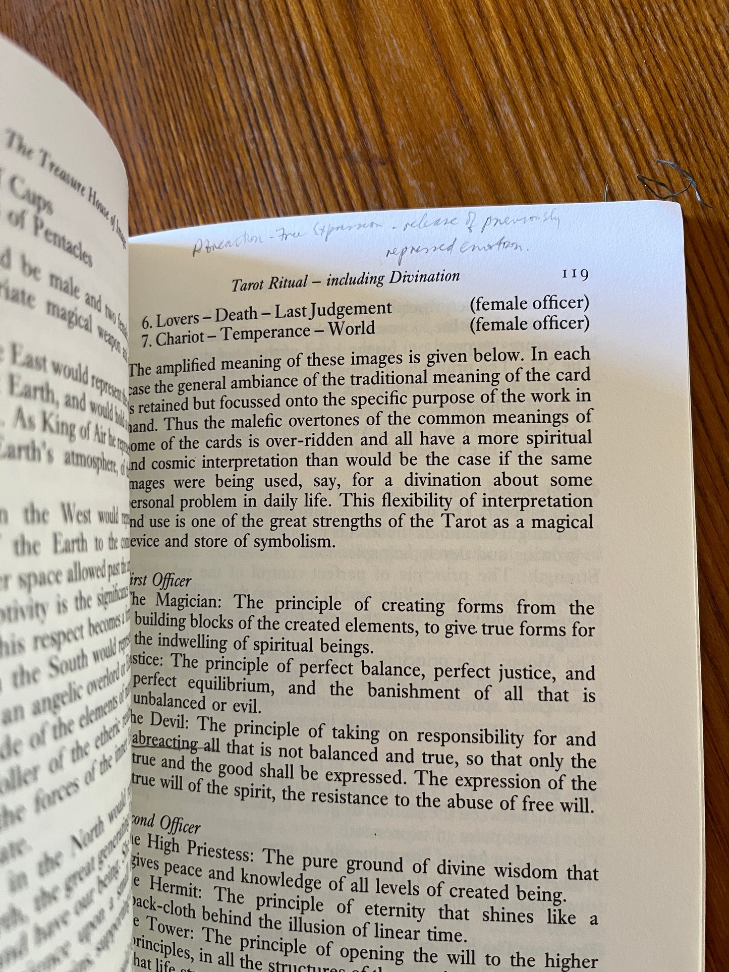 Tarot Symbology: The Treasure House of Images - Gareth Knight (1986 First Edition Paperback)