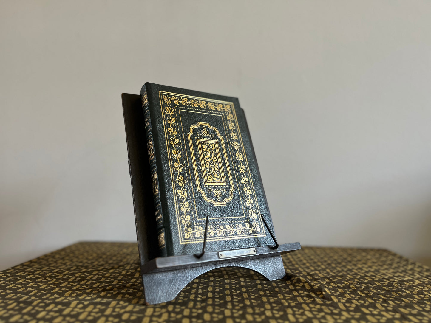 Mythago Wood - Robert Holdstock (EASTON PRESS DELUXE EDITION ILLUS. SIGNED AND WITH SIGNED LETTER)