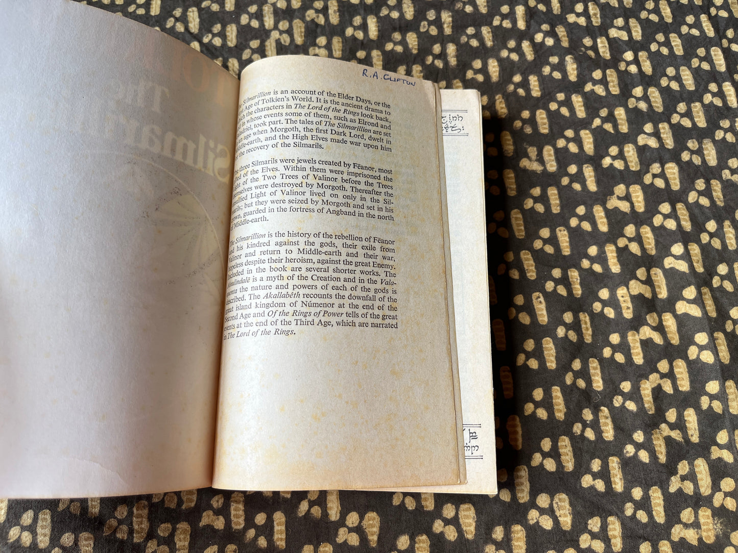 The Silmarillion - J. R. R. Tolkien [First Unwin Paperback 1979]