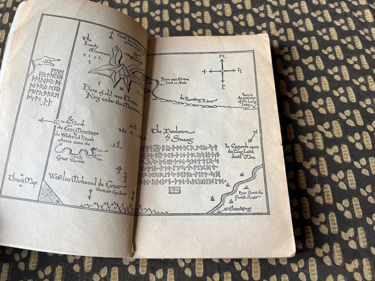 The Hobbit - J. R. R. Tolkien [First Paperback Edition - Puffin Books - 1961]