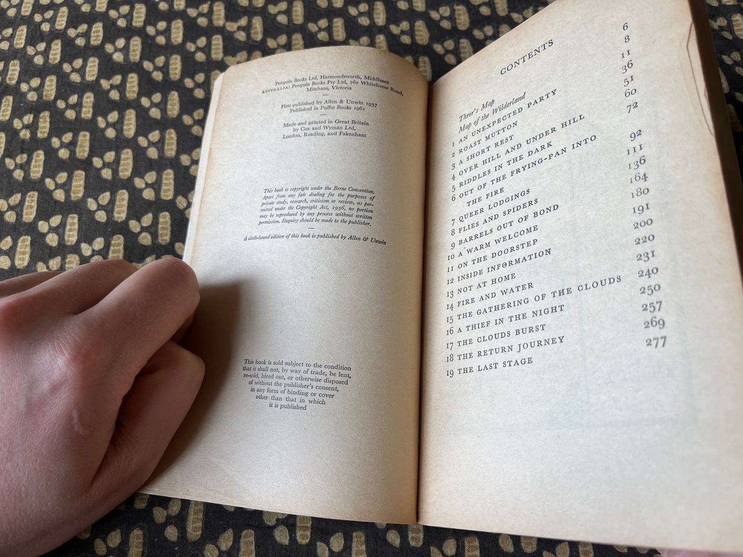 The Hobbit - J. R. R. Tolkien [First Paperback Edition - Puffin Books - 1961]