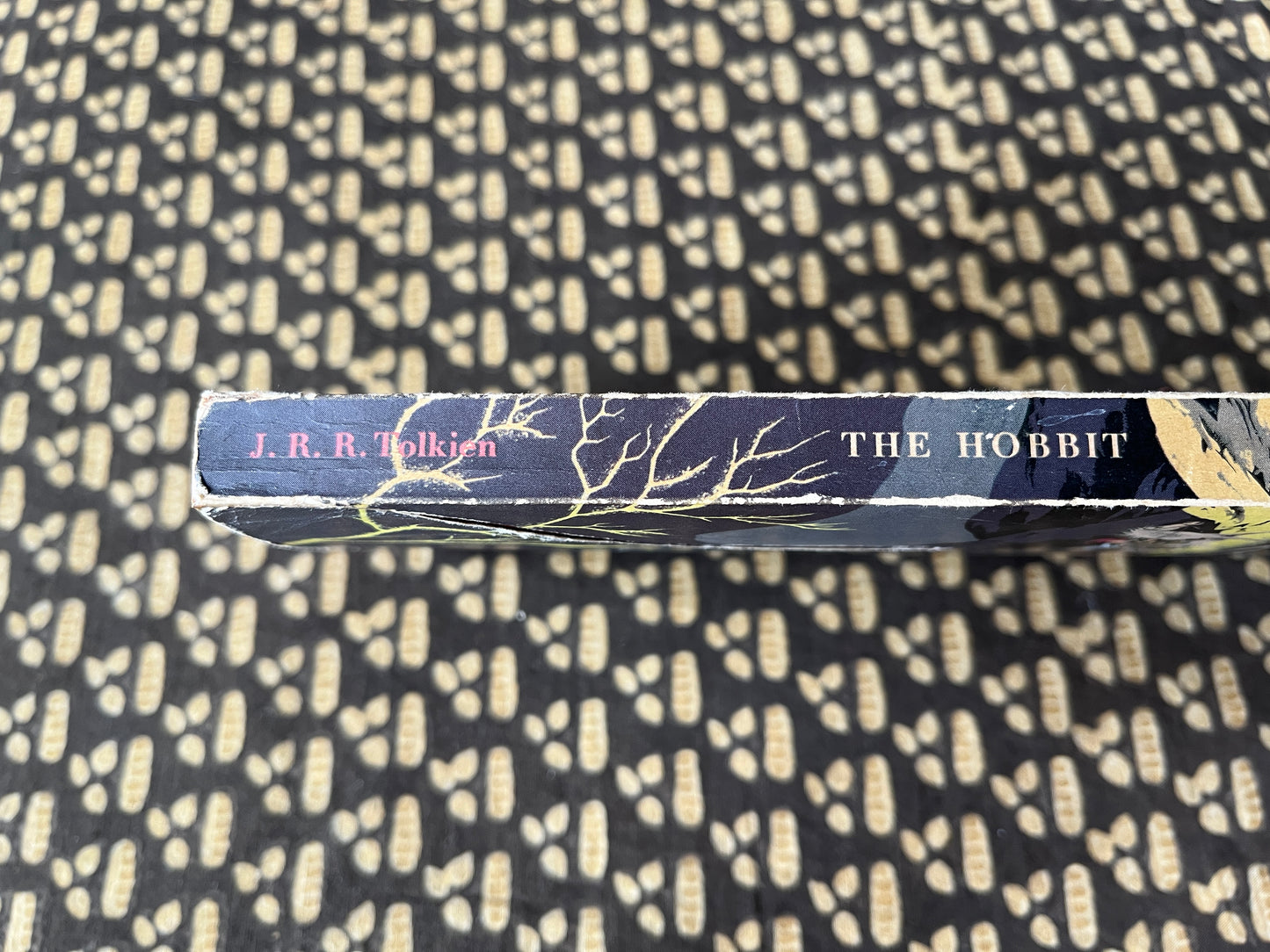 The Hobbit - J. R. R. Tolkien [First Paperback Edition - Puffin Books - 1961]