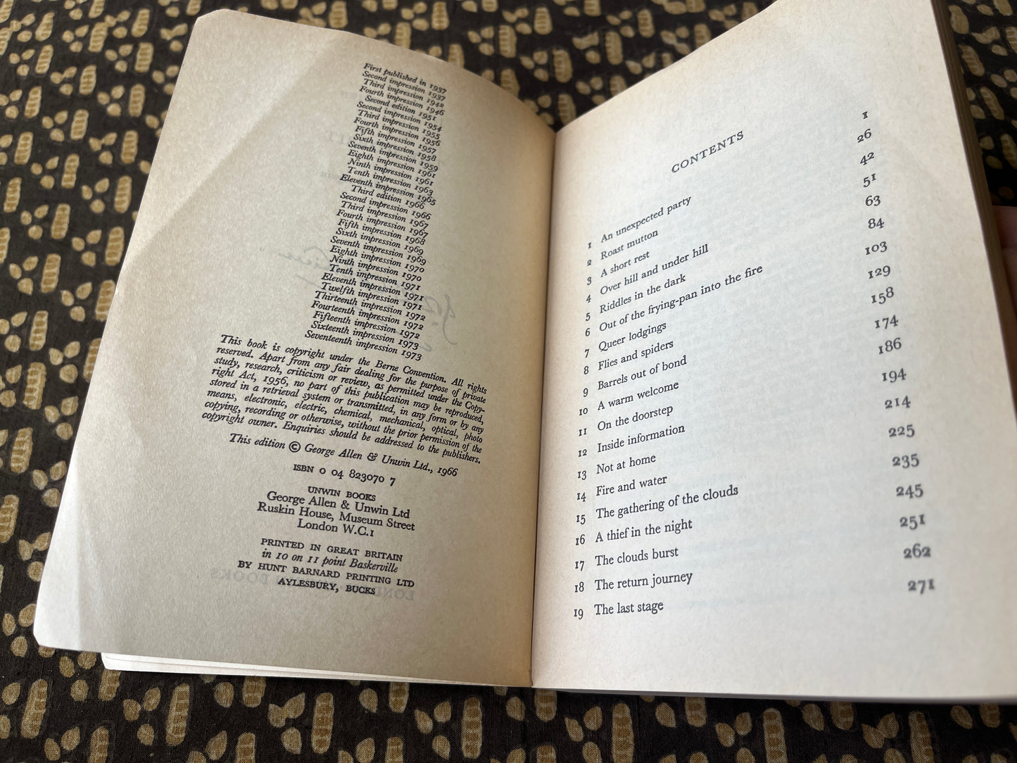 The Hobbit - J. R. R. Tolkien [3rd Ed. 17th Imp. by Unwin - 1973]