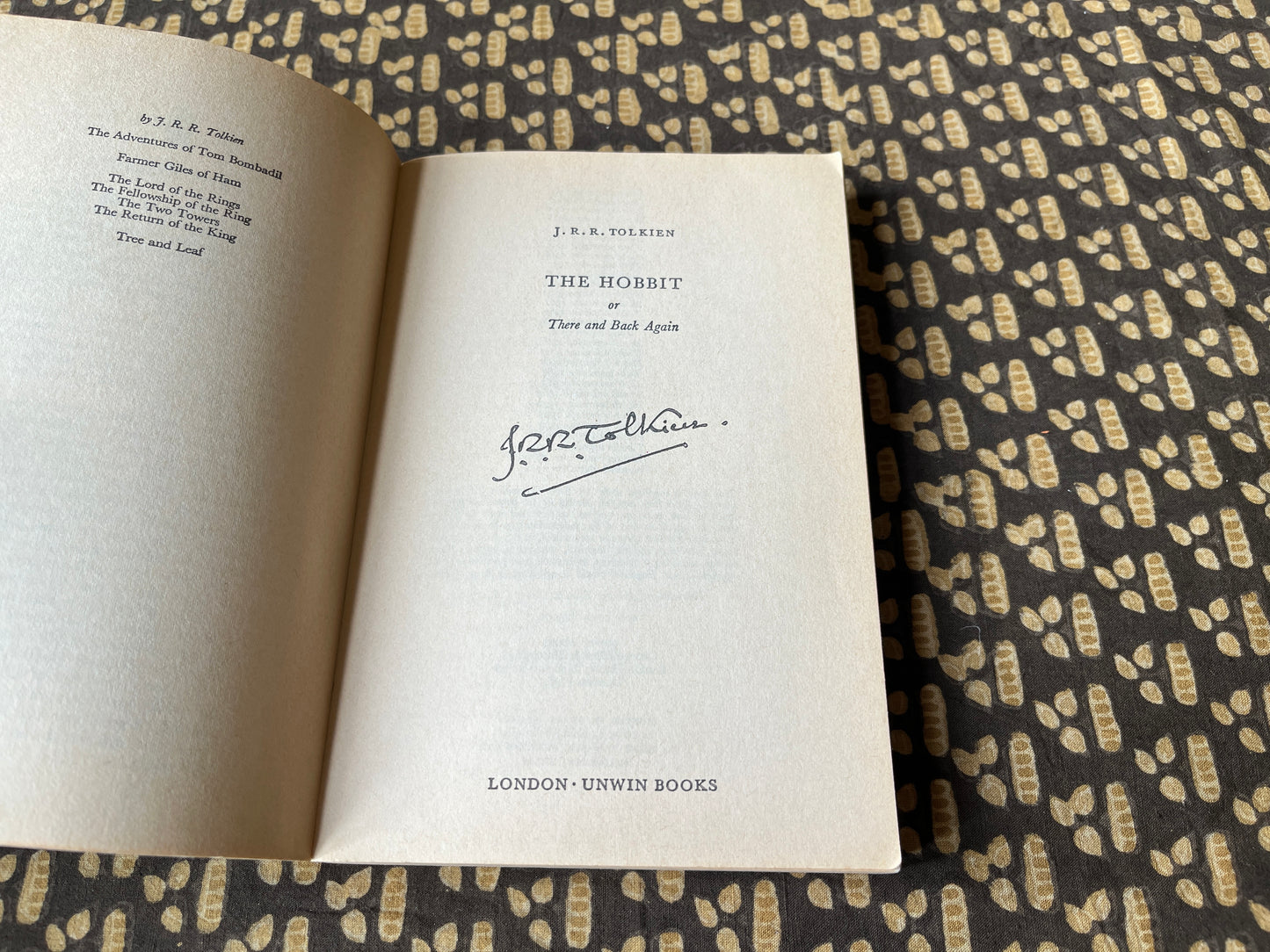 The Hobbit - J. R. R. Tolkien [3rd Ed. 14th Imp. by Unwin - 1972]