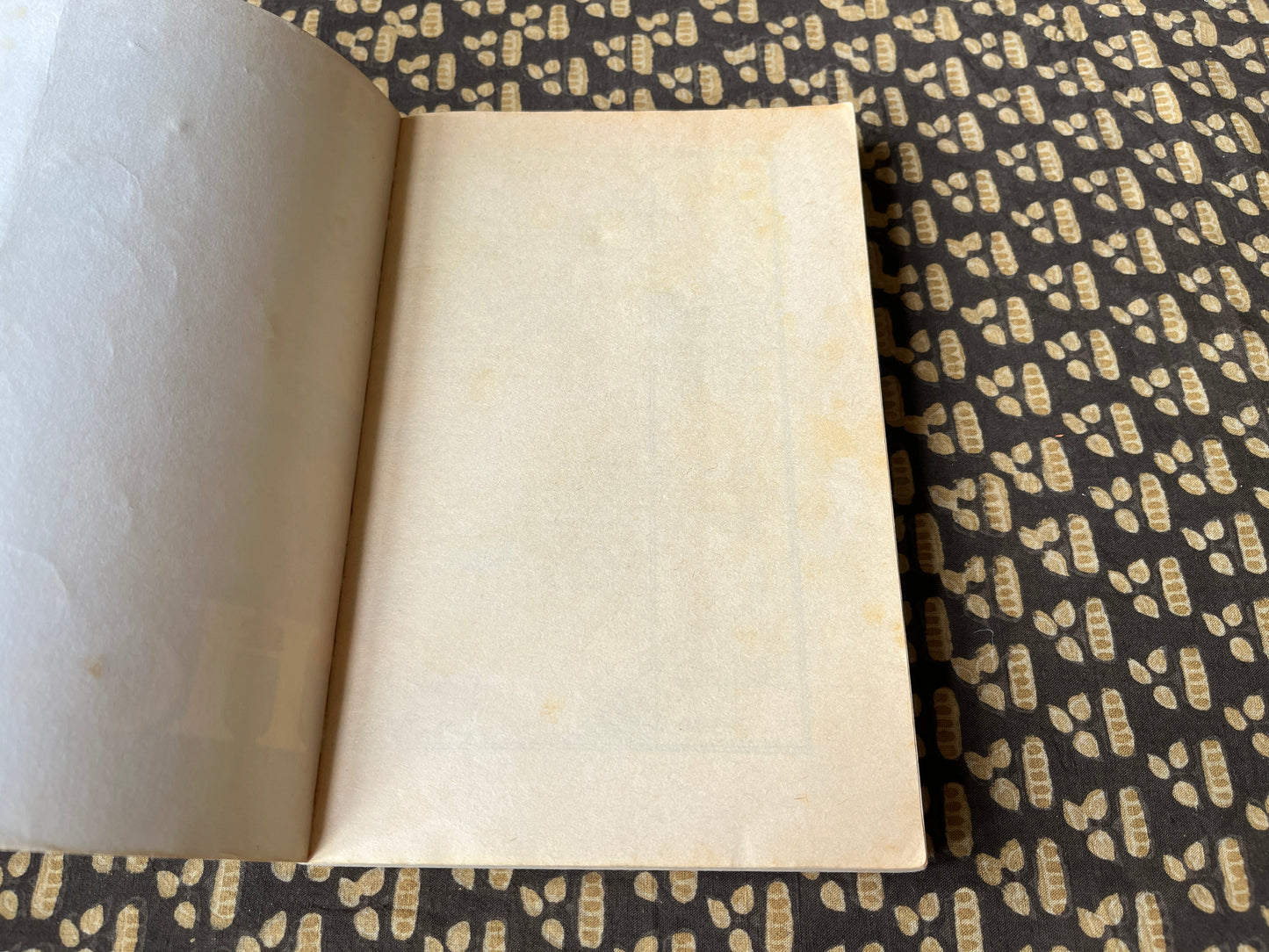 The Hobbit - J. R. R. Tolkien [4th Ed. 2nd Imp. by Unwin - 1976]