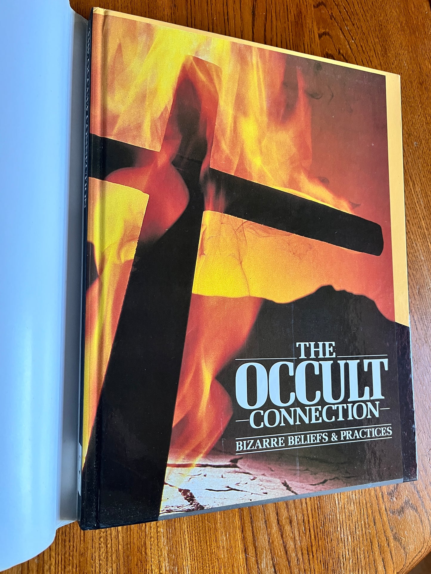 The Occult Connection: Bizarre Beliefs & Practices - Ed. Peter Brookesmith